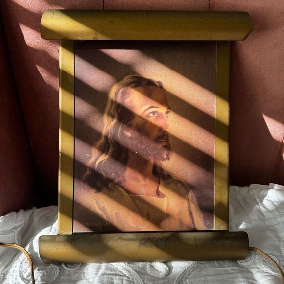 Vintage Jesus Plug In Wall Light - Picture 1 of 13